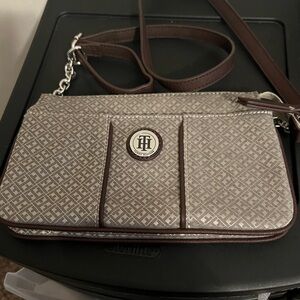 Tommy Hilfiger Crossbody